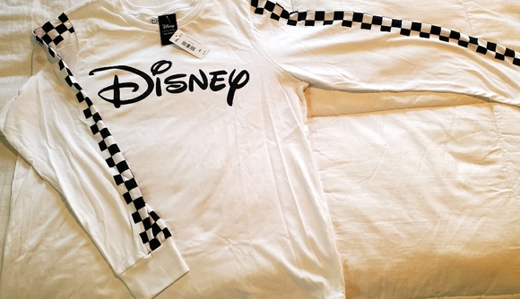 NWT Universe Disney Checkerd Women's Shirt M - Picture 3 of 5
